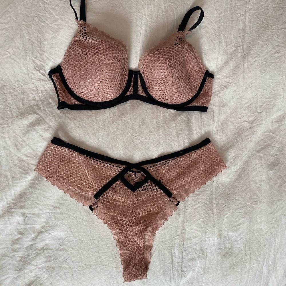 NWOT VS Bra and Panty Set!